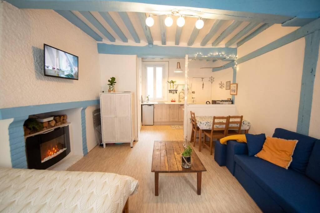 Blue Appartment With A Fireplace Дьєпп Екстер'єр фото